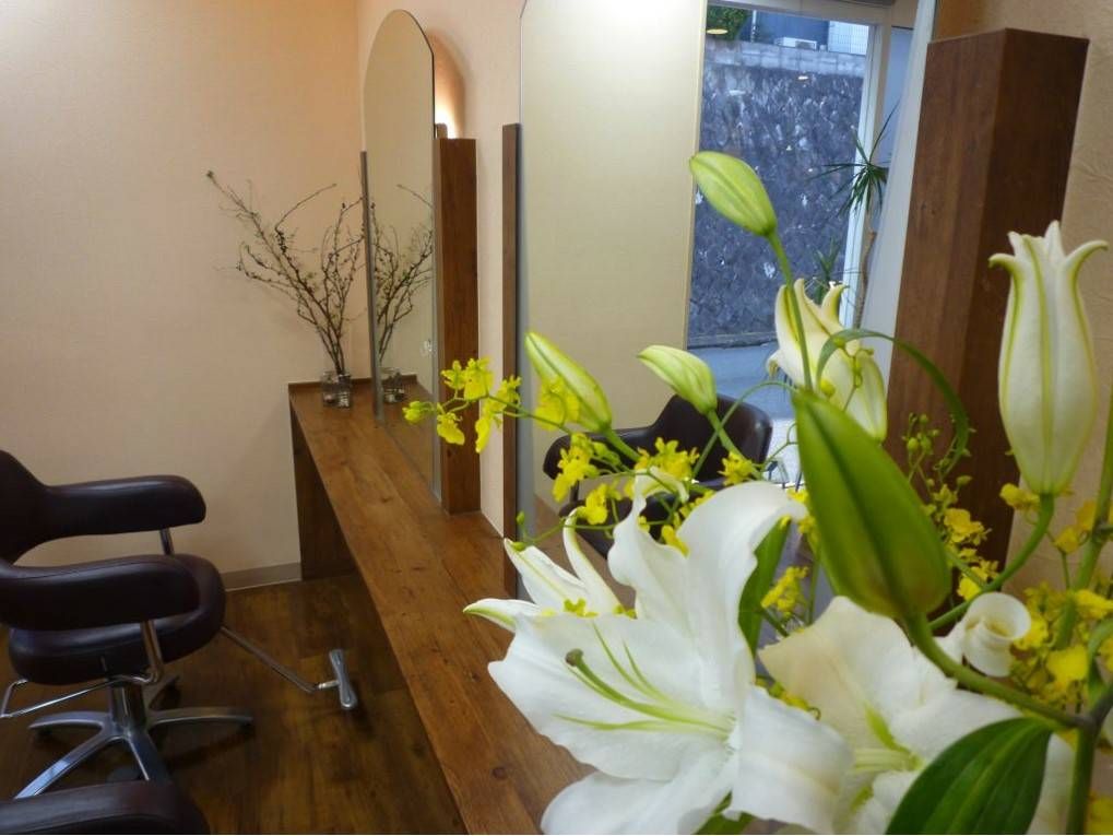 【馬堀】≪完全週休2日制≫≪第3日曜休みあり≫≪営業中レッスン可≫≪大人女性の美容師さん募集中≫ブランクのある方も歓迎です！17時クローズなのでプライベートも充実させながら働いていけるサロン！時間を有効活用してレッスンもできます！地域密着型のアットホームなサロン！「SAIWAI Brains（サイワイブレインズ）」からアシスタント（美容師）の求人☆☆