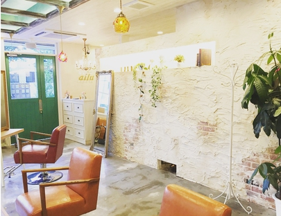 【立川駅】■正社員・業務委託の選択制■月給25万円〜■月8日休み以上相談可能■社会保険完備■幅広いメニューと薬剤のラインナップ！あなたのライフスタイルや希望に合わせた働き方が可能です！allu（アリュー）からスタイリスト（美容師）の求人☆★