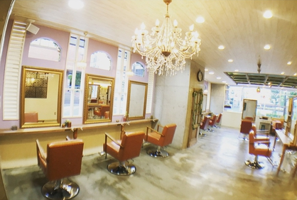 【立川駅】■正社員・業務委託の選択制■月給25万円〜■月8日休み以上相談可能■社会保険完備■幅広いメニューと薬剤のラインナップ！あなたのライフスタイルや希望に合わせた働き方が可能です！allu（アリュー）からスタイリスト（美容師）の求人☆★