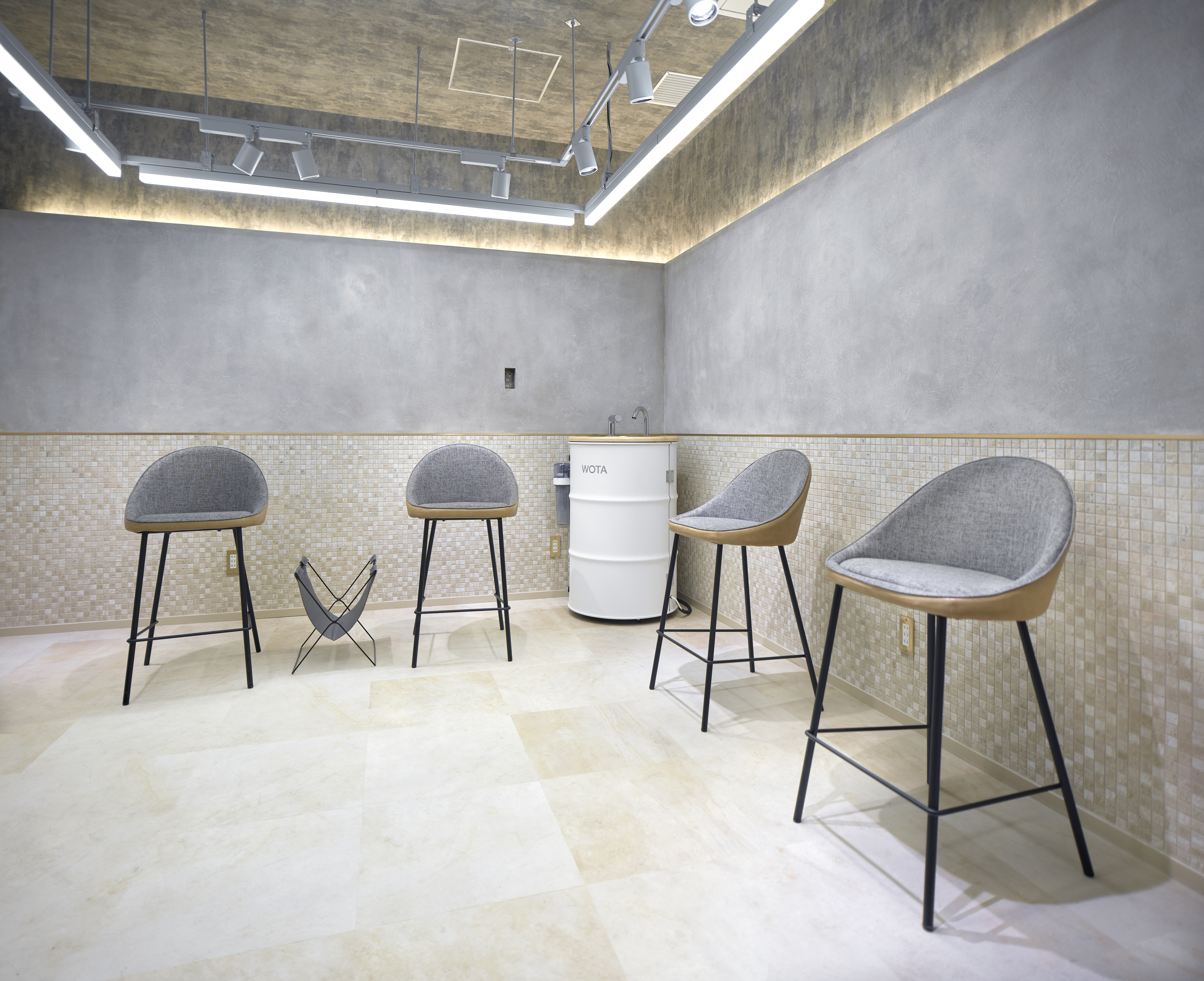 【東京駅】■産休育休制度・社会保険完備■人気サロンの新ブランド！未経験もOK！大手ならではの待遇で、長く働きたい方にオススメ！「Karen EYEBROW DESIGN グランスタ丸の内店（カレンアイブロウデザイングランスタマルノウチテン）」からアイリスト（アイデザイナー・まつ毛エクステ）の求人☆☆