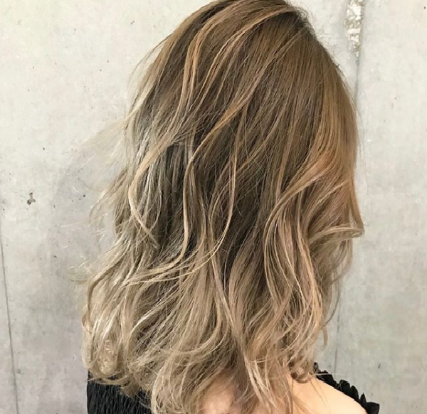 【大名】≪社会保険完備・月給25万円・雇用形態選択OK≫ハイレベルな技術を身に付けたスタッフが在籍！！美容業界の最先端をいく人気のヘアサロン「L.I.G daimyou（リグダイミョウ）」からスタイリスト（美容師）の求人★☆