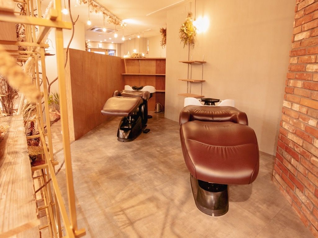 【近鉄奈良】≪最短17時退社≫≪完全マンツーマン接客≫≪完全週休2日制≫≪月2回の日曜定休あり＆社会保険完備≫≪有給休暇あり≫営業後レッスンもないので、プライベートも充実できます！「hitoiro（ヒトイロ）」からスタイリスト（美容師）の求人☆★☆