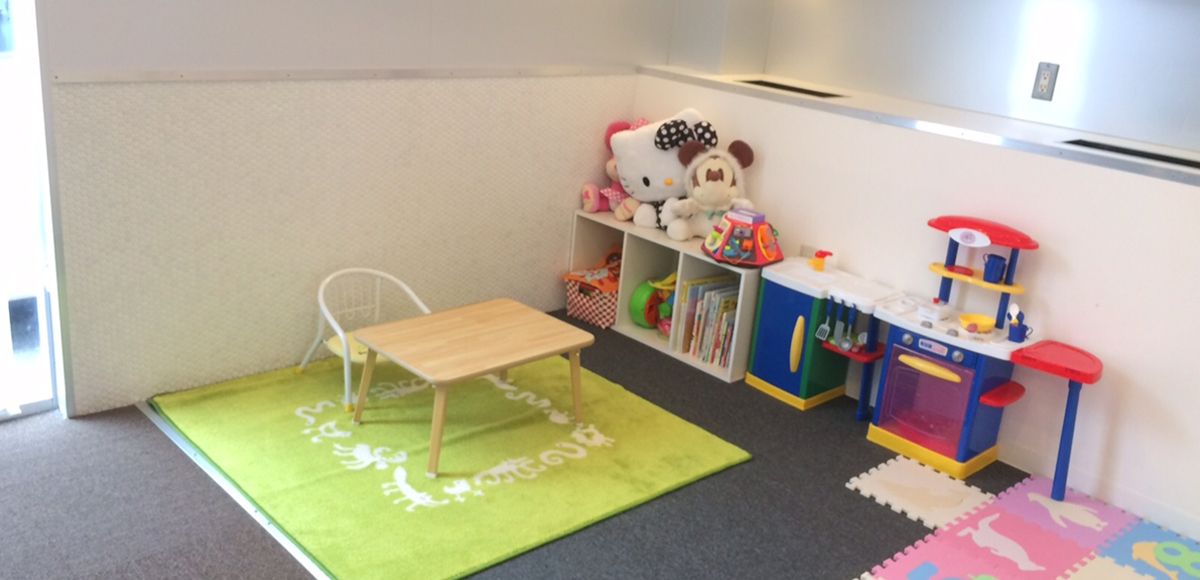 【諫早駅】≪月休7日・平均退勤時間18〜19時・社会保険完備≫家族手当もあり働きやすくプライベートの充実OK！！幅広い世代が来店される地域密着型ヘアサロン「the helix 諫早駅前店（ザヘリックスイサハヤエキマエテン）」からスタイリスト（美容師）の求人☆★