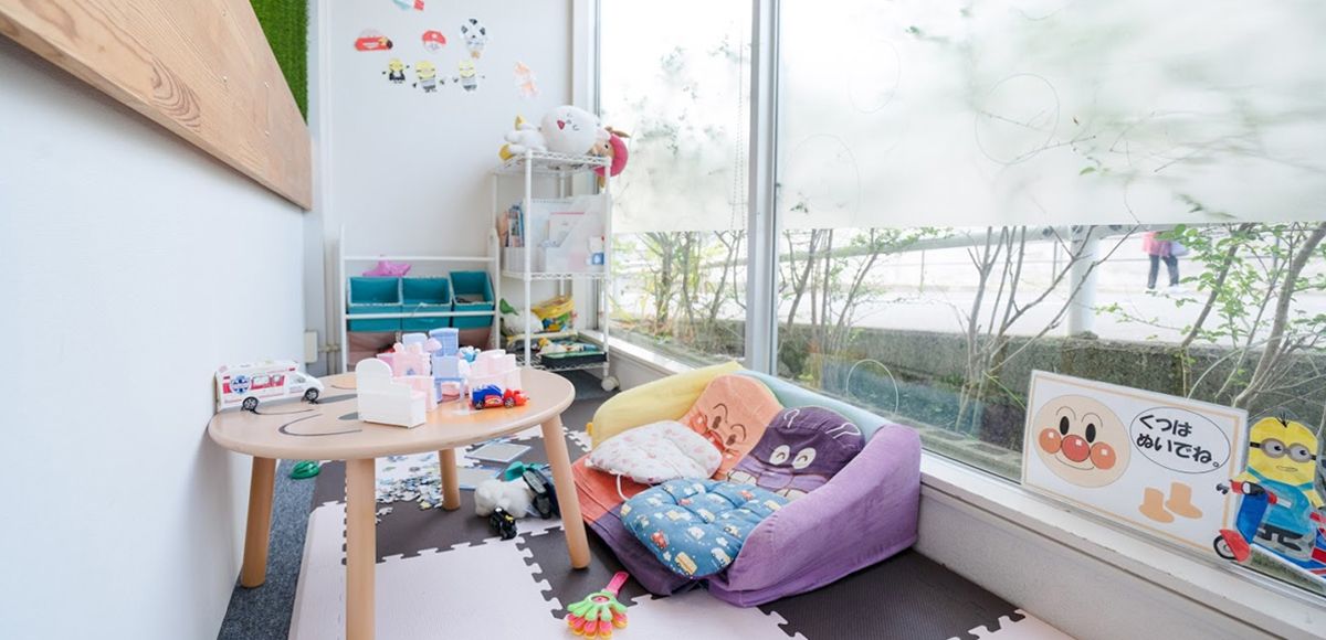 【マックスバリュー長与店】≪月休7日・平均退勤時間18〜19時・社会保険完備≫家族手当もあり働きやすくプライベートの充実OK！！幅広い世代が来店される地域密着型ヘアサロン「the helix 長与店（ザヘリックスナガヨテン）」からスタイリスト（美容師）の求人☆★