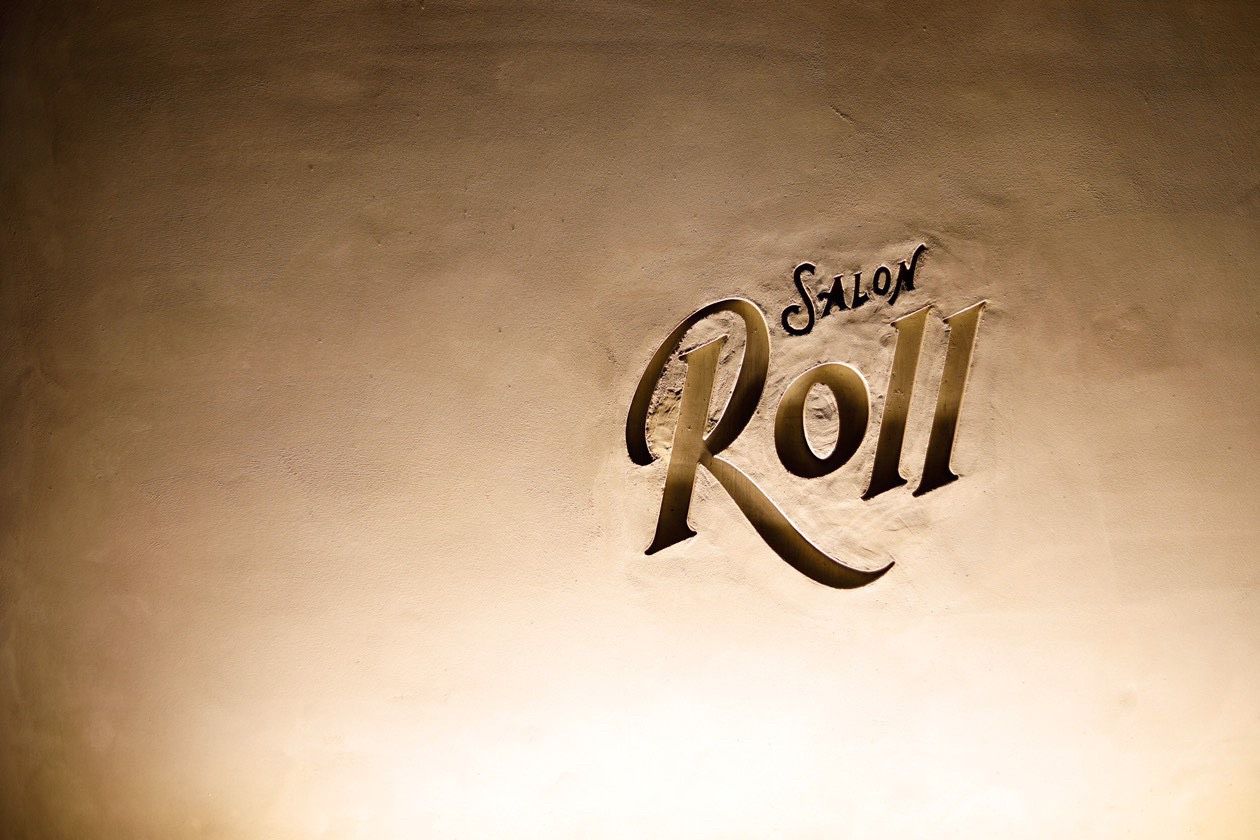 【烏丸】≪月給20万円〜≫≪社会保険完備≫≪営業時間内レッスン可能≫≪20時までに退勤可能≫着付けやメイクも学べる環境あり!レッスンはあなたのペースで進められる◎地域密着型のアットホームサロン!「Roll(ロール)」からアシスタント(美容師)の求人☆★