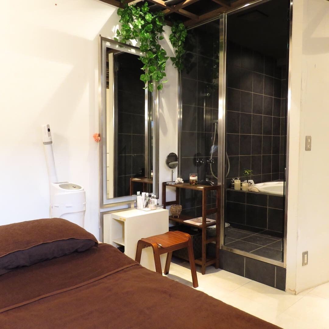 【豊中駅】≪20時までに退勤可能≫≪ネイル講師在籍≫≪プライベートも充実≫地域密着型のトータルビューティーサロン！ケアからしっかりするのと、技術力が高いのが人気です！ネイルの講師が在籍しているので経験が浅い方でも技術を学べます。「JIST（ジスト）」からネイリスト（ネイル）の求人★☆★