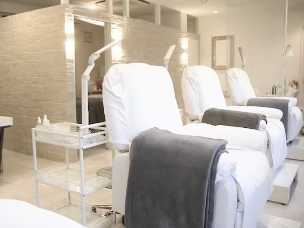 【平塚】≪完全週休2日≫≪土日休みOK≫≪未経験OK≫≪髪色ネイル自由≫≪社会保険完備≫≪産休育休制度あり≫ライフスタイルに合った働き方でサロンワークも充実！「Butterfly 平塚店（バタフライ ヒラツカテン）」からネイリスト（ネイル）の求人☆☆