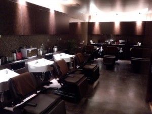 【豊田市駅】≪社会保険完備≫≪営業中レッスンOK≫≪充実した教育制度≫社会保障完備で生涯を通して永く働ける環境！働くママさんも安心して働くことが出来るサロン「Grand Beauty B’s amor豊田店（グランドビューティービーズアモールトヨタテン）」からアシスタント（美容師）の求人☆★