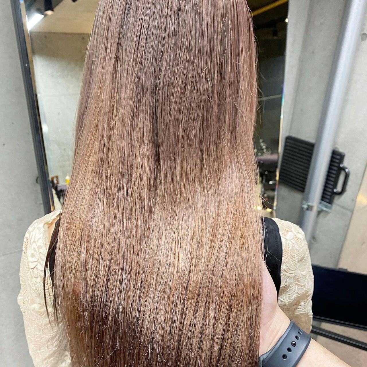 【三ノ宮】≪20時までに退勤OK≫≪永久保証給あり≫≪土日祝休み/連休の取得可能≫最大月11日休みOK!歩合でがっつり稼ぎながら、プライベートも充実できる業務委託サロン「Wehlen(ヴェーレン)」からスタイリスト(美容師)の求人☆★☆