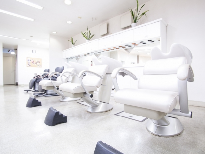 【竹ノ塚】◆寮あり・各種休暇が充実・車バイク通勤OK・ボーナスあり◆お給与もお休みも充実の好待遇で安心して働けます。福利厚生もバッチリ。地域密着型で落ち着いた雰囲気の中働けるサロンコアフェール TAGAMI 竹ノ塚（コアフェール タガミ タケノヅカ）からスタイリスト（美容師）の求人☆★☆