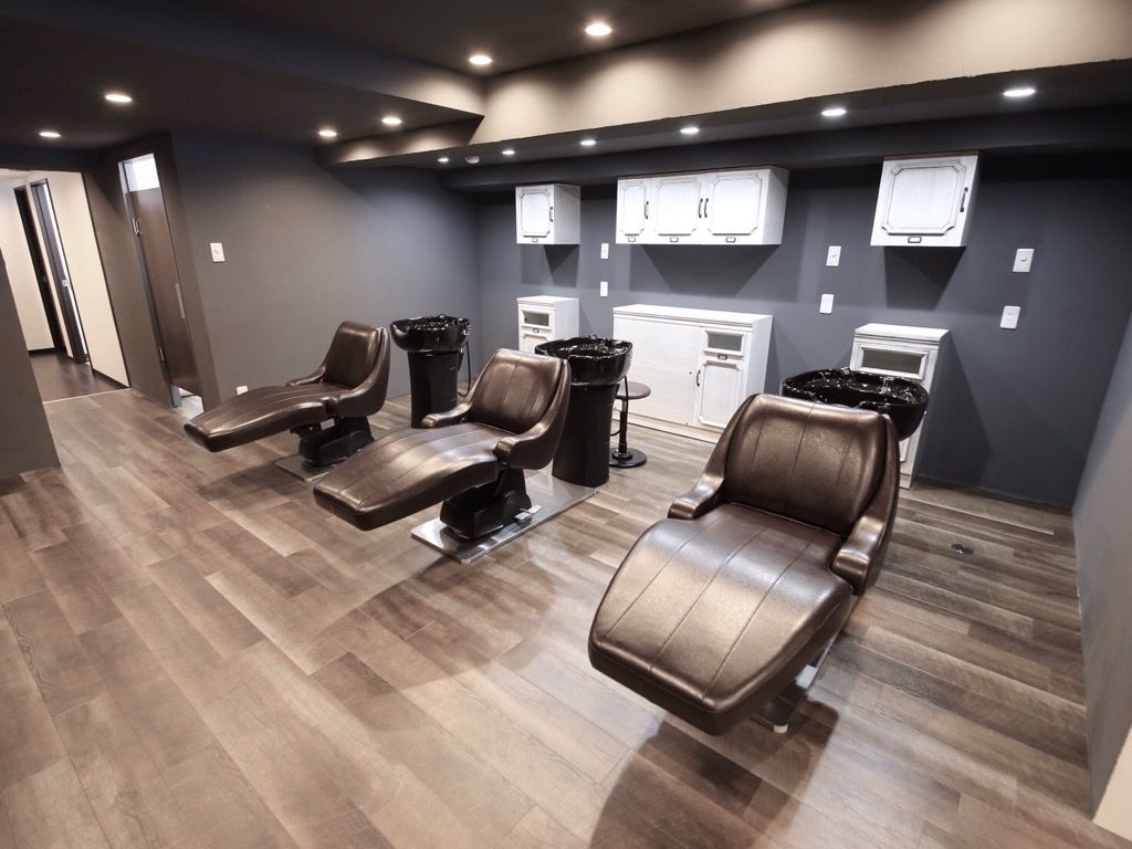 【近鉄八尾】≪月給20万円〜≫≪月8日休み≫≪有給休暇10日≫一人一人に合わせたレッスンで着実にスキルアップ!豊富な休みでプライベートも充実!「Hair make VERDA(ヘアーメイクヴェルダ)」からアシスタント(美容師)の求人☆★