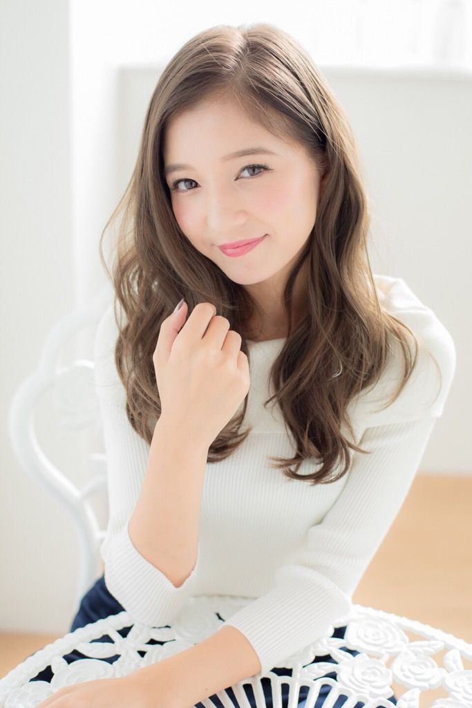 【近鉄八尾】≪月給20万円〜≫≪月8日休み≫≪有給休暇10日≫一人一人に合わせたレッスンで着実にスキルアップ!豊富な休みでプライベートも充実!「Hair make VERDA(ヘアーメイクヴェルダ)」からアシスタント(美容師)の求人☆★