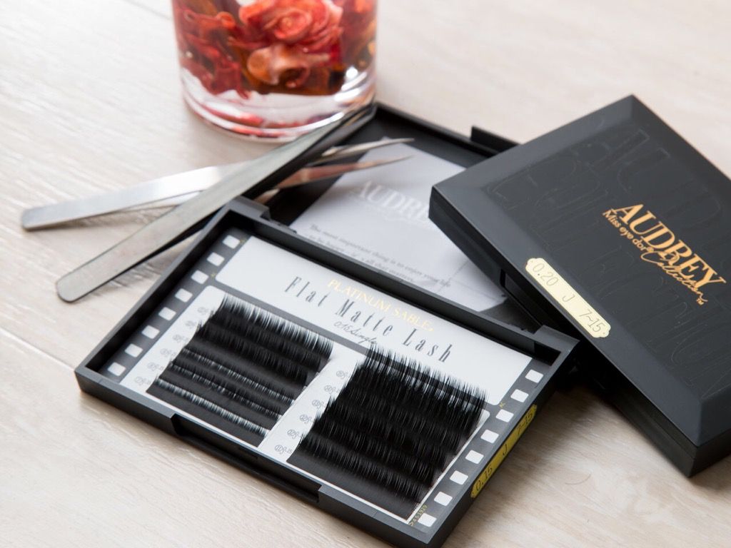 【近鉄八尾】≪選べる勤務体制≫あなたに合う働き方が選べる！少人数制でオシャレなプライベート空間！「Eyelash VERDA（アイラッシュヴェルダ）」からアイリスト（アイデザイナー・まつげエクステ）の求人☆☆