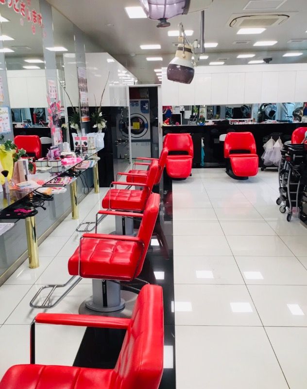 【中間市】≪平均退勤時間18:00・社会保険完備≫月に1回日曜日のお休みアリ！！仕事・プライベートのメリハリを大切にしています！！着付けも学べる地域密着型ヘアサロン「サロンド EIKO（サロンドエイコ）」からアシスタント（美容師）の求人☆★☆