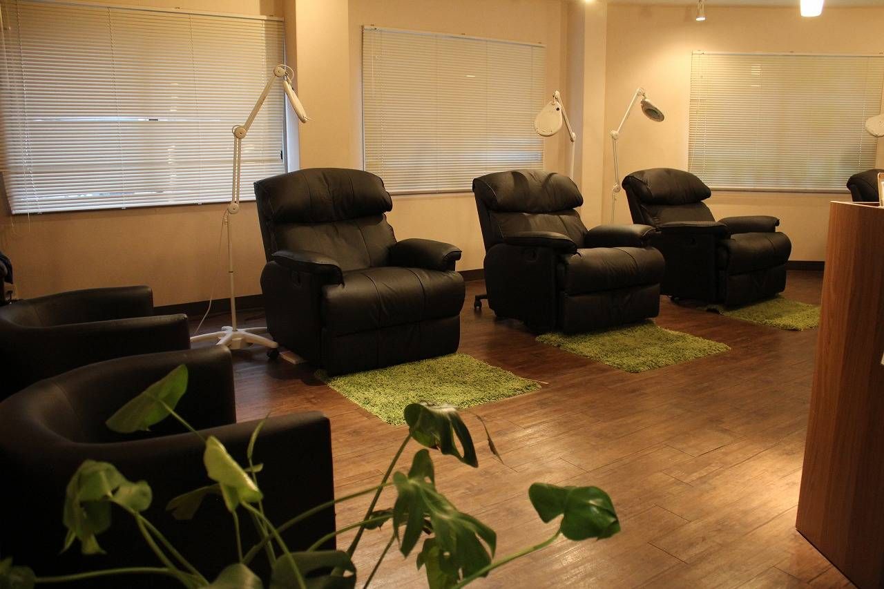 【鶴橋】≪実働8時間≫≪頑張った分しっかりお給与で還元≫≪未経験の方も安心≫豊富なメニューでお客様の目元を綺麗に!未経験の方でもベテランアイリストからイチから丁寧に教えてもらえる環境です!「まつげサロンclover(マツゲサロンクローバー)」からアイリスト(まつげエクステ・まつげパーマ)の求人★☆