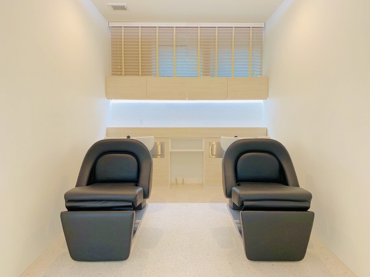 【安積永盛】◆土日の休み取得可能・車バイク通勤OK・集客力バッチリ◆東北地方で続々と新規出店中の人気サロン！集客力が強く中途入社の方でもしっかり入客できます「FEYU 安積店（フィーユアサカテン）」からスタイリスト（美容師）の求人★☆