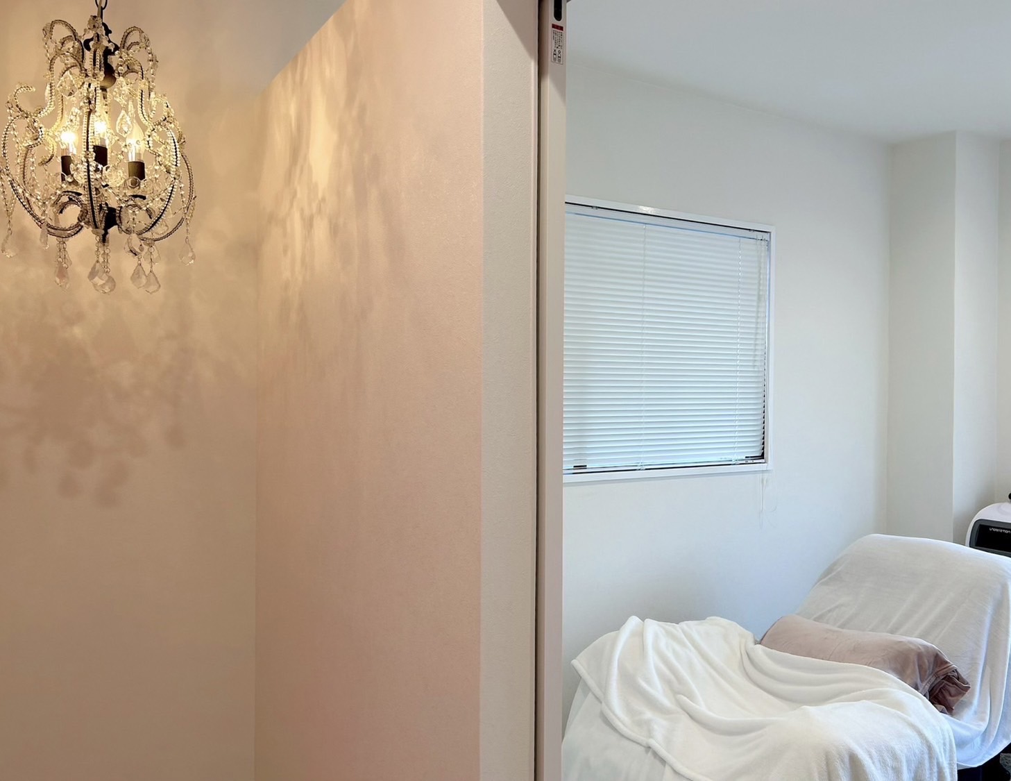 【樟葉】≪実務経験が3年以上ある方の募集≫≪日曜、祝日定休≫≪週2日〜勤務OK≫≪18時までに退勤可能≫光フェイシャルの機械を使ったメニューや脱毛メニューが人気のサロン！お子さんの理解のあるサロンなのでママさんエステティシャンも活躍しやすい環境！「felice ～face&body～（フェリーチェフェイスアンドボディ）」からエステティシャンの求人★☆★