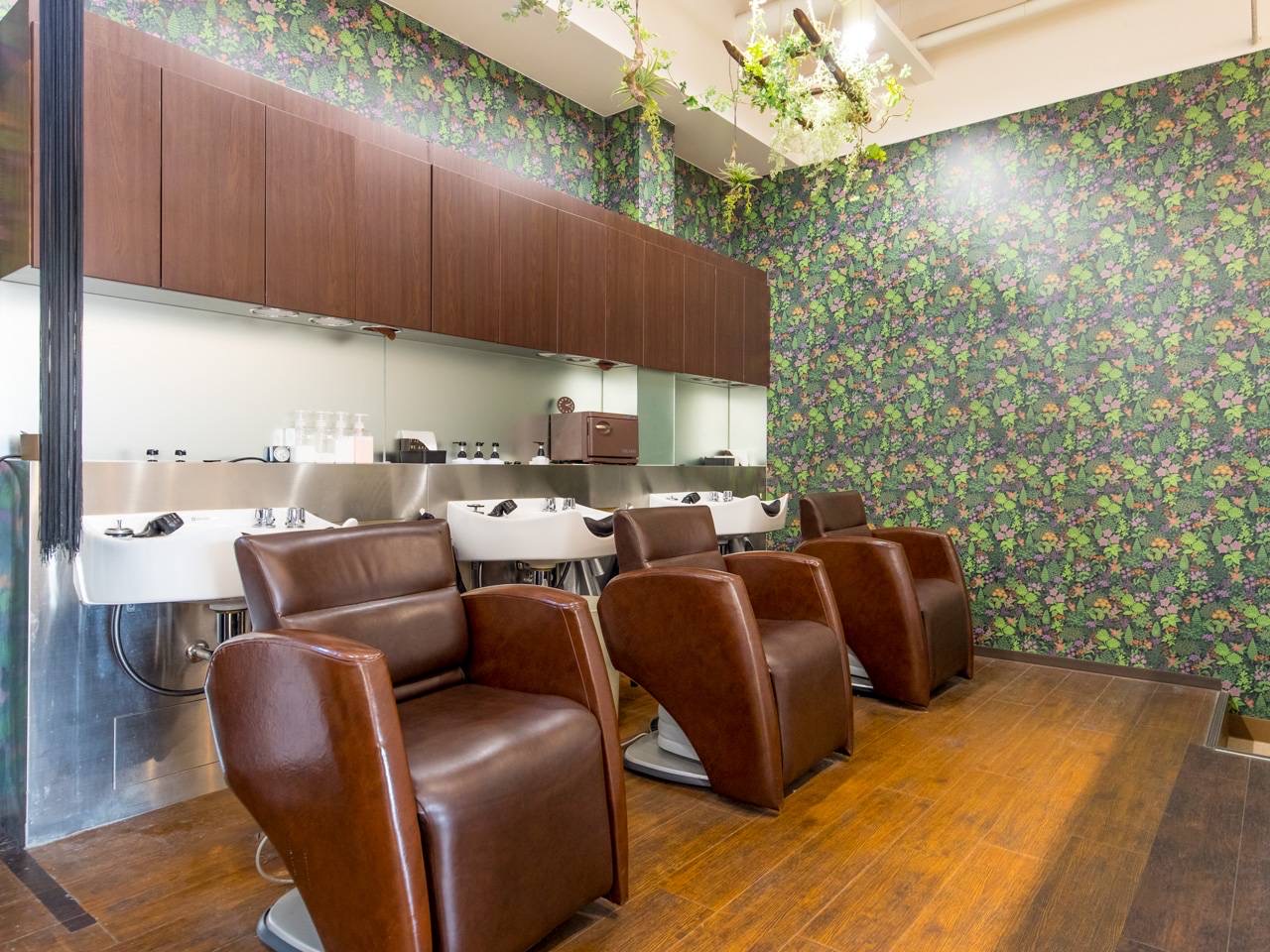 【上野芝】≪完全週休二日制・土、日、祝休制度休≫≪月給20万円～≫≪時間給1,100円～≫≪社会保険完備≫女性スタッフ・ママさん美容師も長く活躍しています！SUIYU上野芝店にあり抜群の集客力！楽しんで働けるスタッフを大切にするサロン！「ehlfa SEIYU　上野芝店（イルファウエノシバテン）」からアシスタント（美容師）の求人☆☆