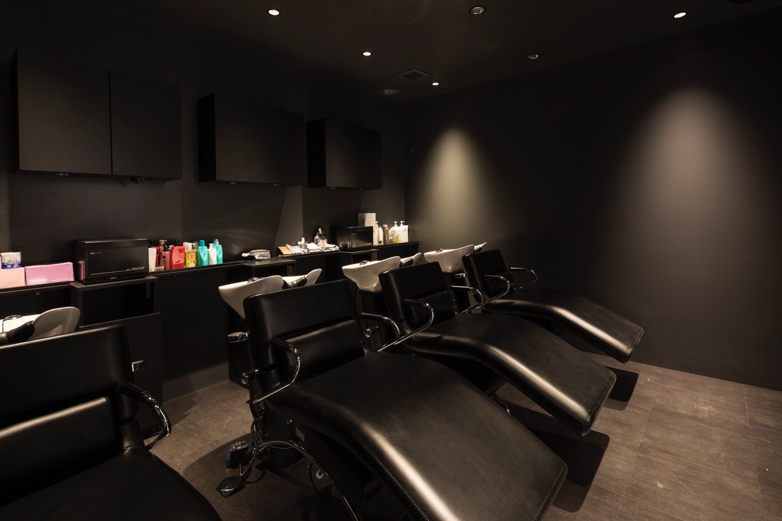 【西船橋】◆社員寮あり・住宅手当あり・有給休暇あり・月給30万円〜・社会保険完備◆入客チャンスが多く、しっかり稼げる環境が人気。今までの経験を活かしつつもっとキャリアアップが可能「TREAT HAIR DESIGN 西船橋店(トリートヘアデザインニシフナバシテン)」からスタイリスト(美容師)の求人☆★