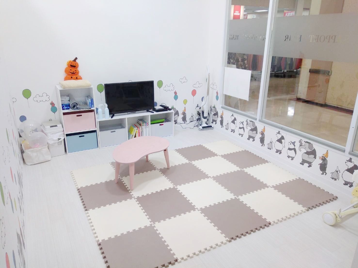 【横堤】≪最低保障25万円/時給1300円≫≪主婦の方が働きやすいサロン≫≪最低保障給あり≫≪20時までに退勤可能≫≪フリー/指名45%還元≫興味があればアイブロウも学べる!また美容師に復帰したい!というブランクのある人も歓迎!保育係常駐の託児所完備のサロン!「ラポールヘア 大阪横堤店(ラポールヘアオオサカヨコツヅミテン)」からスタイリスト(美容師)の求人☆★☆