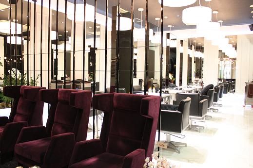 【新居浜駅】≪社会保険完備≫≪2年以内にスタイリストデビュー≫小さい頃からこの仕事が夢だった。そんな方を応援！育成実績も豊富なのでこれからの方も安心して働けます！「SANKARI イオンモール新居浜店（サンカリイオンモールニイハマテン）」からアシスタント（美容室）の求人☆★