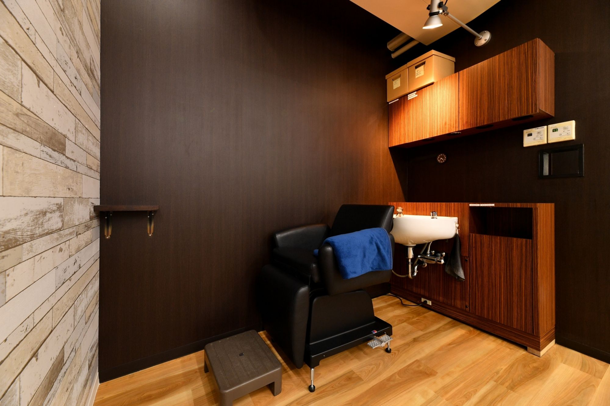 【ベル前】≪日曜定休日≫≪完全週休二日制≫≪休憩あり≫お子さんがいるママさん美容師も安心して働ける環境！！急なお休みなどにも対応できるようにしてるので何でもご相談ください！！「COLOR PLUS 種池店（カラープラスタナイケテン）」からカラーリスト（美容師）の求人☆☆