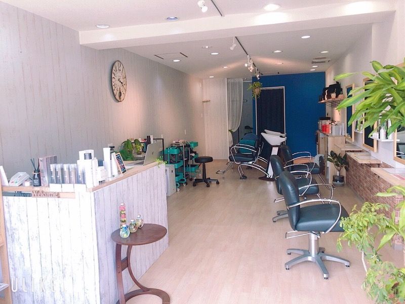 【南草津】≪売上に応じて歩合あり≫≪夏季・年末年始休暇あり≫頑張ったら頑張った分稼げる環境が整っております！！トレンドのカラーから似合わせカットまで、男女を問わず愛されるアットホームな地域密着型サロン「aouli（アオゥリ）」からスタイリスト（美容師）の求人☆★