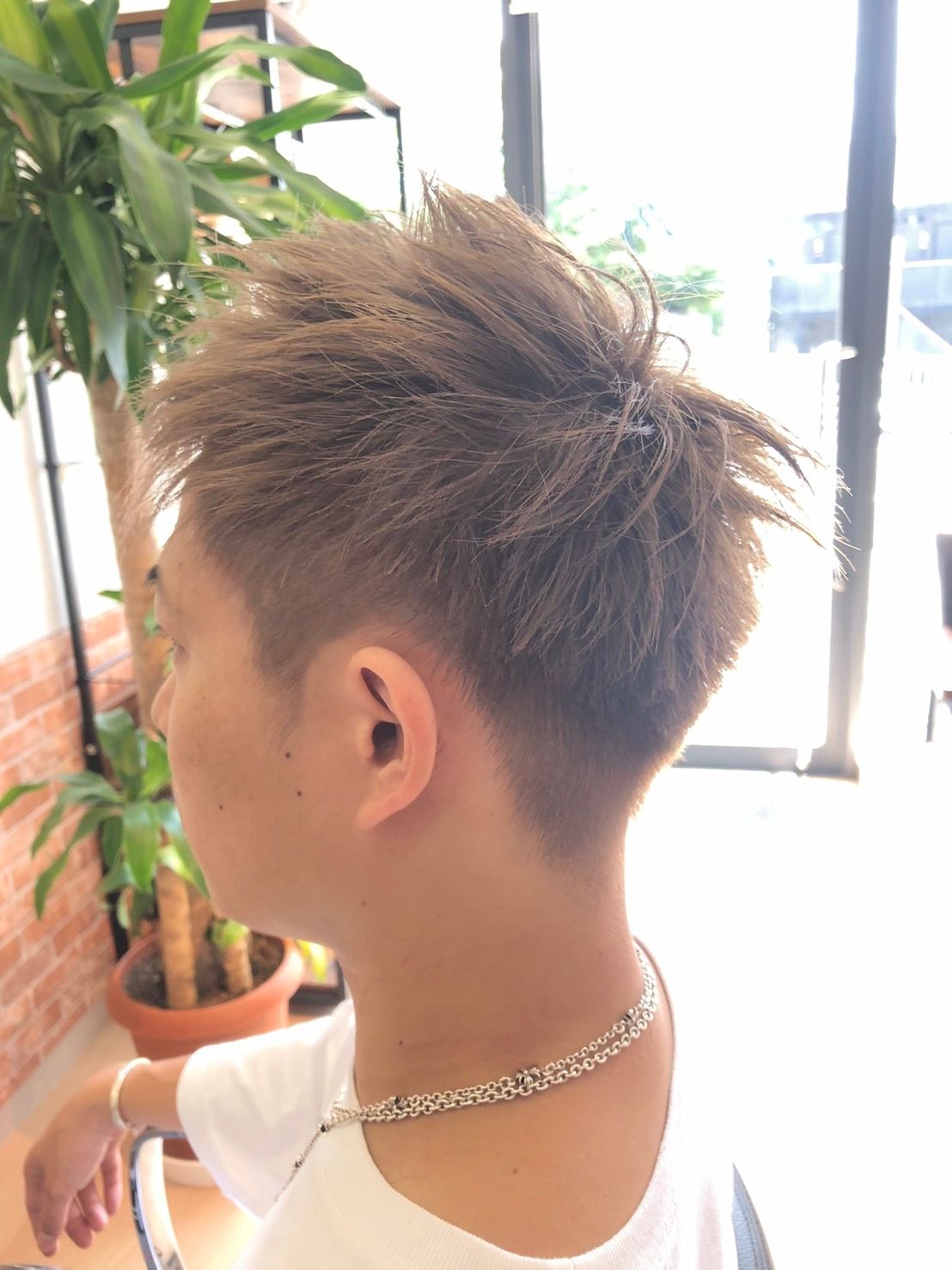 【南草津】≪売上に応じて歩合あり≫≪夏季・年末年始休暇あり≫頑張ったら頑張った分稼げる環境が整っております！！トレンドのカラーから似合わせカットまで、男女を問わず愛されるアットホームな地域密着型サロン「aouli（アオゥリ）」からスタイリスト（美容師）の求人☆★