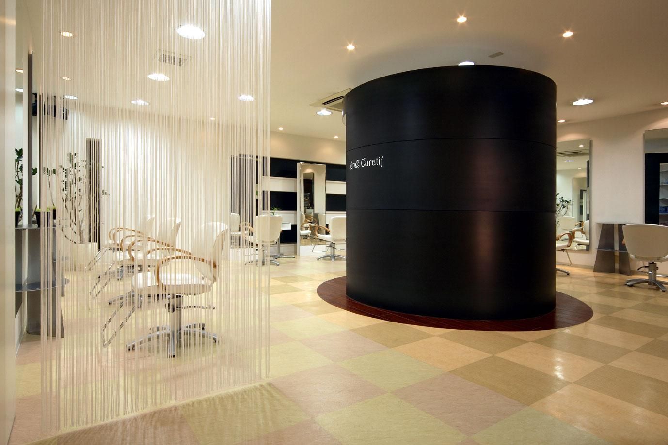 【高槻市駅】≪月給22.1万円〜≫≪月8〜10日休み≫≪GW休暇あり≫≪社会保険完備≫≪入客チャンスあり≫≪有給休暇あり≫個室での施術も可能なので寄り添った接客が可能！アットホームな環境で個室を取り入れた癒し系サロン「e’mZ Curatif（エムズキュラティフ）」からスタイリスト（美容師）の求人☆☆