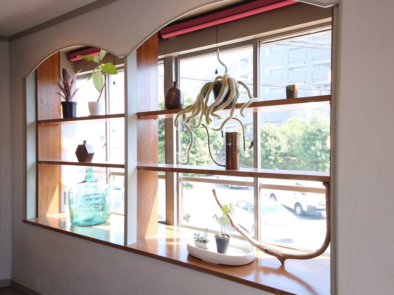 【学園前】≪社会保険完備＆月8日休み≫17時台には退社可能で、プライベートも充実。髪色やネイルは自由なので、オシャレを楽しみながら働きたい方にオススメ！「frau eyelash（フラウ　アイラッシュ）」からアイリスト（アイデザイナー・まつ毛エクステ）の求人☆☆