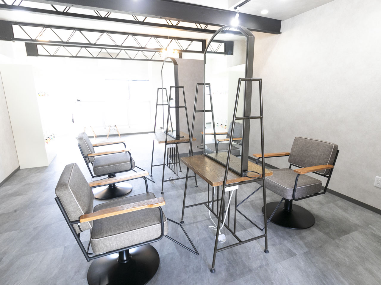 【JR四条畷】≪マンツーマン・掛け持ち選択OK≫≪スタイリストだけの業務委託サロン！≫≪売上44％＋指名料100％還元≫休みや勤務時間の相談もOKです！「TOCOHA hair lounge（トコハヘアラウンジ）」からスタイリスト（美容師）の求人☆★