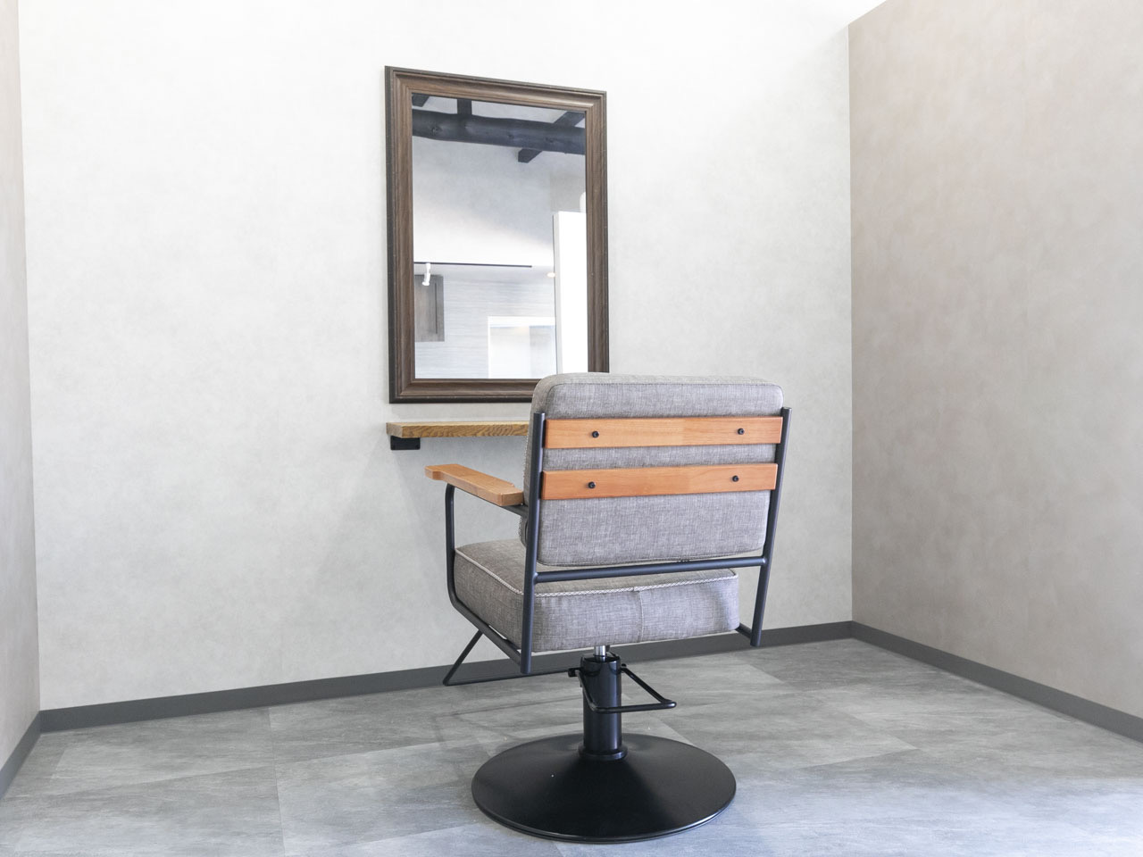 【JR四条畷】≪マンツーマン・掛け持ち選択OK≫≪スタイリストだけの業務委託サロン！≫≪売上44％＋指名料100％還元≫休みや勤務時間の相談もOKです！「TOCOHA hair lounge（トコハヘアラウンジ）」からスタイリスト（美容師）の求人☆★