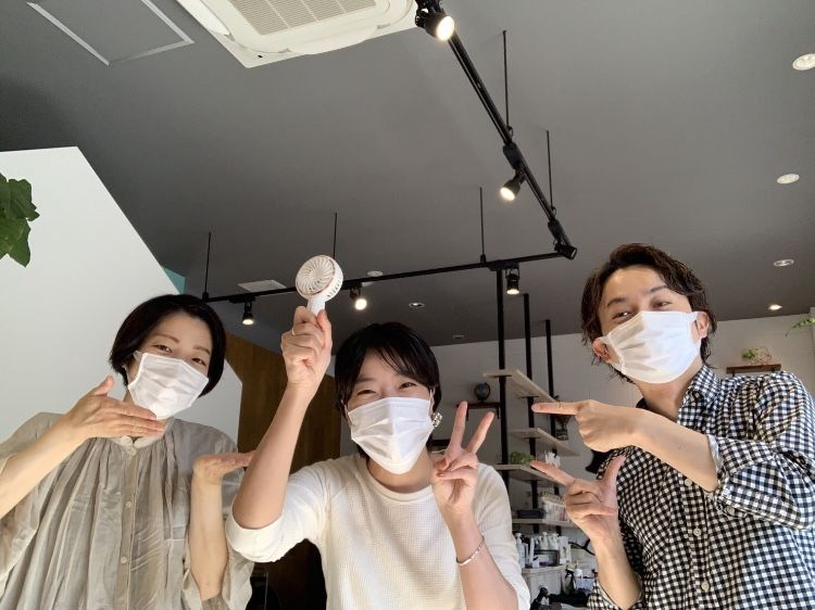 【東生駒】≪社会保険完備≫≪月8日休み≫スタッフの意見に耳を傾け、より働きやすい環境を整えております！！続々と店舗展開を進めている成長著しい人気サロン！安心して働ける待遇面を整えております「cheer HAIRRELAXATION（チアーヘアリラクゼーション）」からスタイリスト（美容師）の求人☆★☆