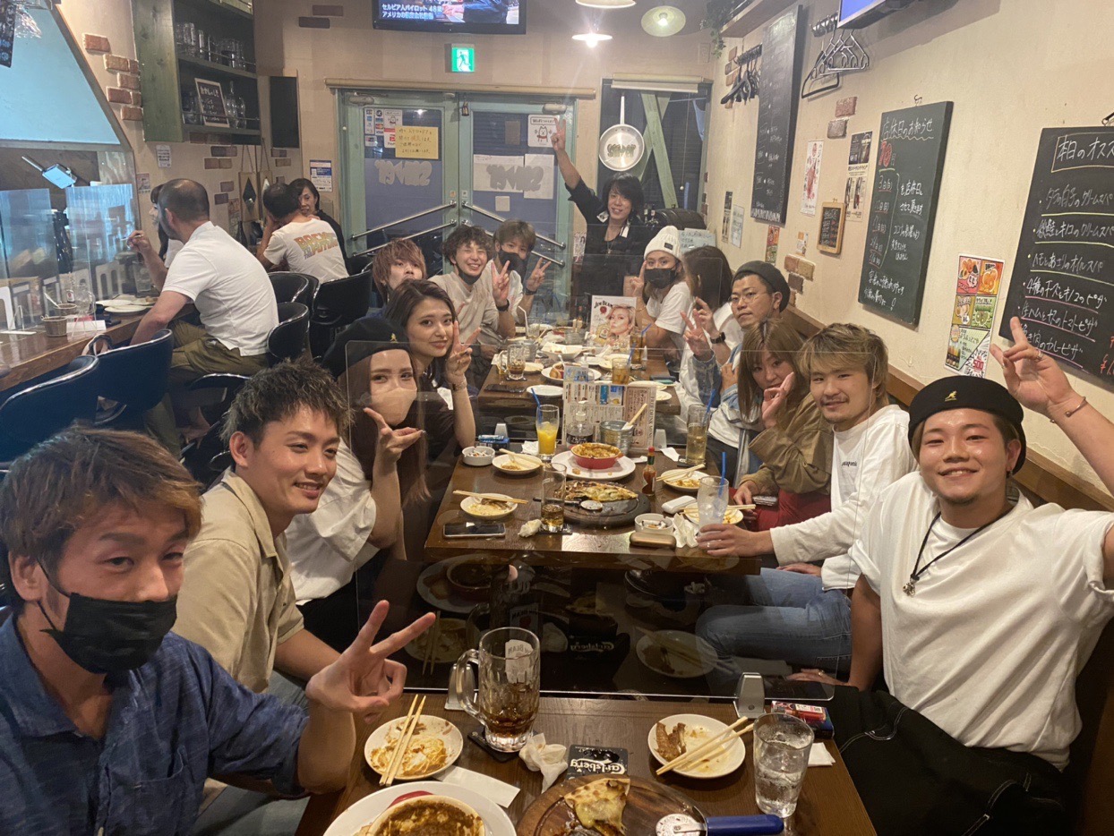 【生駒駅】≪完全週休2日≫≪社会保険完備≫≪最短1年半～2年以内でデビュー可能！！≫お客様一人ひとりに想いを込めた接客と、ハイクオリティな技術習得が叶う！！強制はせず、講習や撮影コンテストなど学びたいことがあれば、全力で応援！「Dear生駒店（ディアーイコマテン）」からアシスタント（美容師）の求人☆★