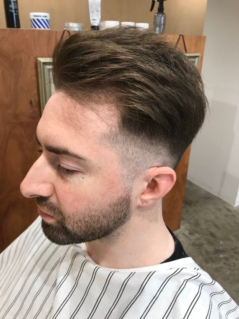 【中野新橋】≪技術者月給25万円〜≫≪月8日休み≫≪2年でデビュー可能・営業時間内レッスンあり≫かっちりしたビジネススタイルからフェードなどのストリートスタイルもお任せ！「BARBER ellen（バーバー エレン）」から理容師（理容室）の求人★☆