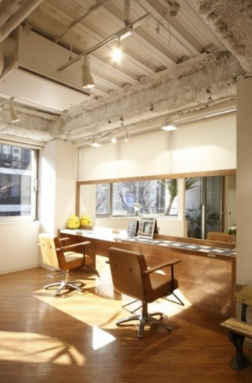 【JR元町】撮影にも力を入れていこうと思っているので、クリエイティブな活動をしたい方歓迎★少人数 プライベートサロン“fleur（フルール）”からアシスタント（美容師）の求人♪通信生・未経験OK☆★☆