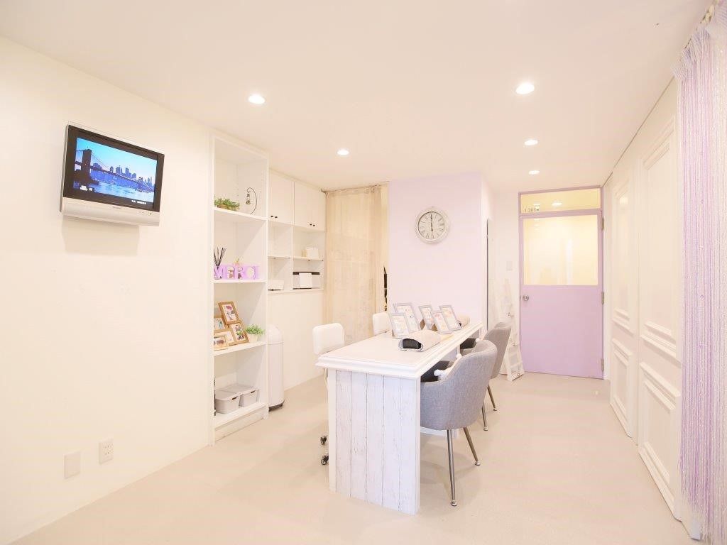 【三宮】≪歩合制≫≪個人売上60％還元≫洗練されたナチュラルなデザインが大人女性を中心に人気のアイラッシュサロン！アットホームで落ち着いた空間なので安心して働けます。「Salon de MERCI（サロンドメルシー）」からアイリスト（アイデザイナー・まつげエクステ）の求人☆☆