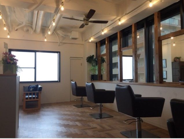 【塚口】≪技術売上の42%還元+指名料全額バック≫入客チャンスあり◎マンツーマンでお客様にしっかり施術出来ますよ★スタッフ同士も仲が良く、アットホームなサロン“LiL’ 塚口店(リルツカグチテン)”からスタイリスト(美容師)の求人★☆