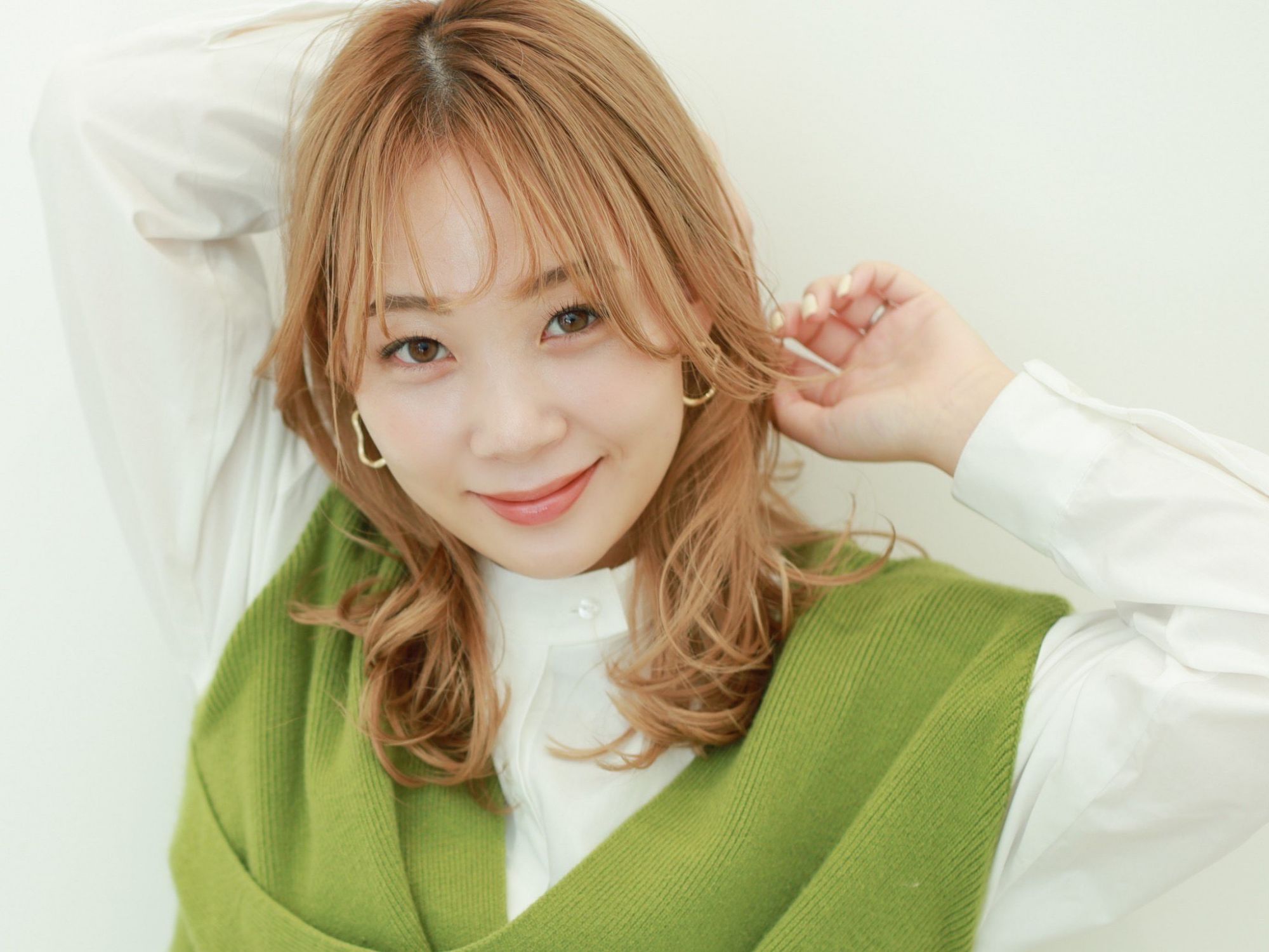 【江坂】≪完全週休2日制≫≪実働8時間≫≪社会保険完備≫ウィッグ代支給、営業中レッスンなど、充実の研修体制で早期に50万円以上稼げるスタイリストを目指せます!スタッフ同士仲が良いトレンドサロン!「Sourire by milly 江坂(スリールバイミリーエサカ)」からアシスタント(美容師)の求人☆★☆