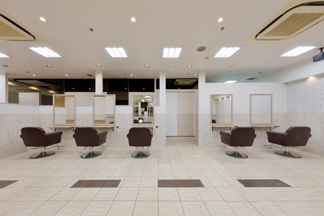 【深井】 月給19万円以上  月8日休み  社会保険完備  最短2年デビュー  新卒生・通信生OK 充実した福利厚生と教育体制が整う環境です！有名ブランドサロンのFC店舗「KAINO arms 泉北店（カイノアームズセンボクテン）」からアシスタント（美容師）の求人★☆