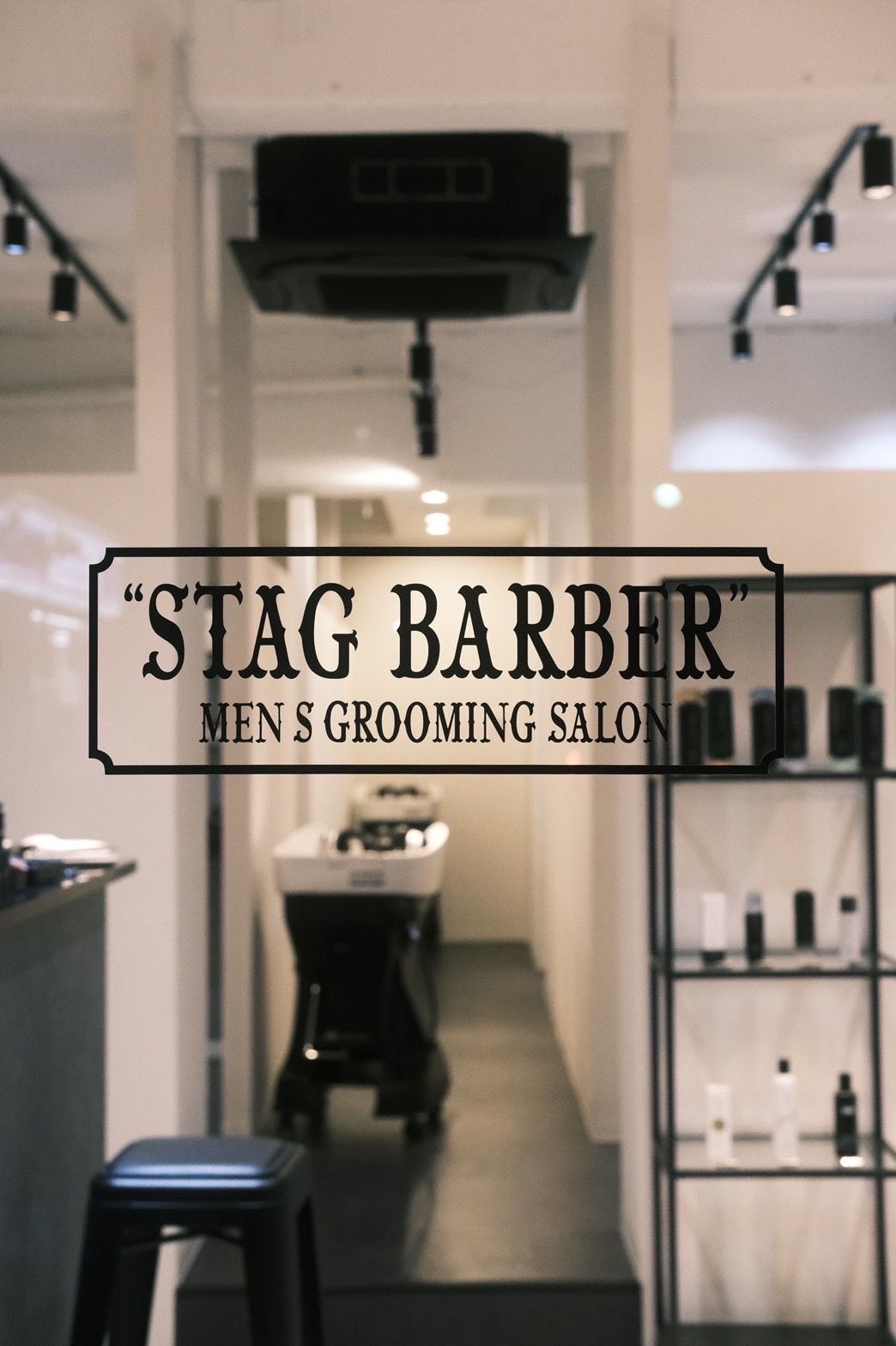 【富雄】≪メンズ専門サロン≫≪マイカー通勤可≫≪従業員駐車場完備≫≪月6日or8日休みを選べる≫≪社会保険完備≫全室完全個室のメンズサロン！平均退社時間20時！！頑張った分はお給与に還元してもらえる◎正社員と業務委託の働き方を選べる！「STAG BARBER〜MEN’S GROOMING SALON〜（スタッグバーバーメンズグルーミングサロン）」からスタイリスト（美容師・理容師）の求人★☆