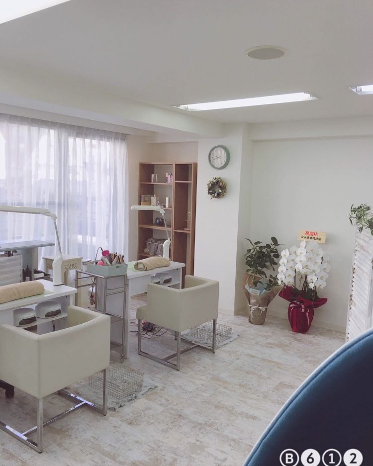 【四条烏丸】≪髪型＆ネイル自由≫≪週3日〜勤務相談OK≫≪昇給あり≫得意を活かせる！持ち込みデザインが人気のネイルサロン！アートの好きな方大歓迎！！決まりきったデザインやマニュアルがなく、幅広い技術を提供できます「Nailsalon Blanc Couleur（ネイルサロンブランクルール）」からネイリスト（ネイル）の求人★☆★