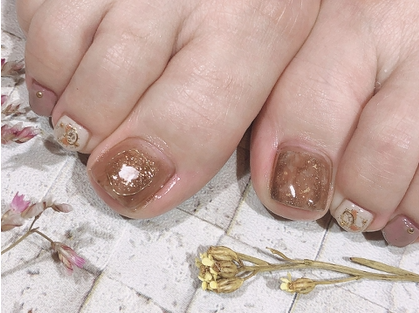 【国立駅】◆爪を傷めないパラジェル使用・月給19万円スタート・社会保険完備◆丁寧なケアにこだわったネイルメニューと、一人一人のお客様に合わせたトレンドデザインが人気のサロンScena Lice by Carina（シェーナリーチェバイカリーナ）からネイリスト（ネイル）の求人☆★