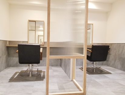 【川崎駅】◆自由出勤制・最低保障給あり・指名料100％還元・◆業務委託が初めての方でも充実のサロンサポートで安心して働けます。希望に応じて柔軟に対応する事が可能なサロンeffect（エフェクト）からスタイリスト（美容師）の求人★☆