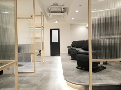 【川崎駅】◆自由出勤制・最低保障給あり・指名料100％還元・◆業務委託が初めての方でも充実のサロンサポートで安心して働けます。希望に応じて柔軟に対応する事が可能なサロンeffect（エフェクト）からスタイリスト（美容師）の求人★☆