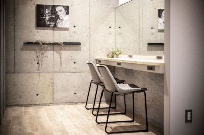 【博多駅】★業務委託は最低保障あり★月休8日、社会保険完備など充実した福利厚生も魅力のひとつ!!正社員・業務委託を選べるので自分に合った働き方ができますよ!!各エリアで集客好調のヘアサロン「pesca 博多駅前店(ペスカハカタエキマエテン)」からスタイリスト(美容師)の求人★☆