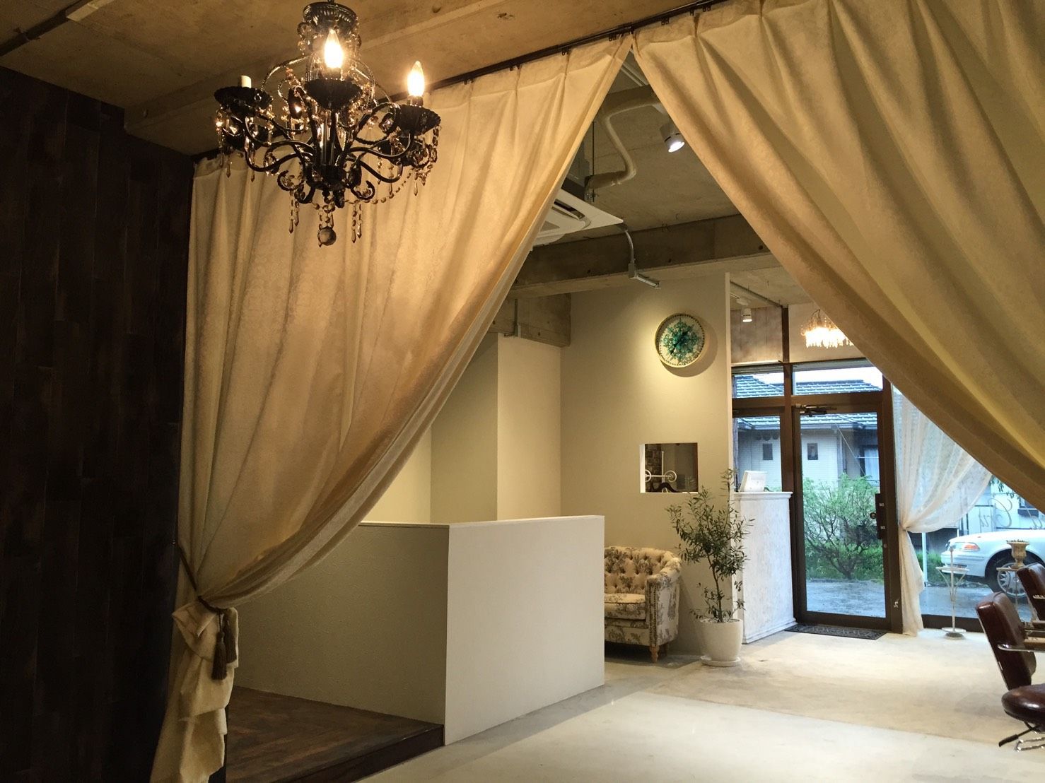 【玄琢下】≪社会保険完備≫≪夏季・年末年始休暇あり≫独自のカット技術と丁寧なカウンセリングが人気の地域密着型サロン！！年代問わず多くのお客様から支持されています！今の技術力をUPさせたい方におすすめ！！「Grand Cru（グランクリュ）」からスタイリスト（美容師）の求人☆★