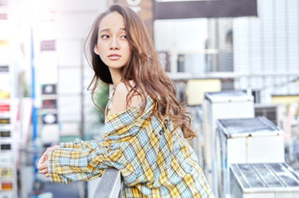 【新宿】◆最低保障給30万円・集客バッチリ・土日のお休みも取れる◆ヘアエクステに力を入れており多くのお客様に支持を得ています。幅広い集客間口で入客に関しても安心のサロン「Hair&Make Reflet(ヘアーアンドメイクルフレ)」からスタイリスト(美容師)の求人★☆★
