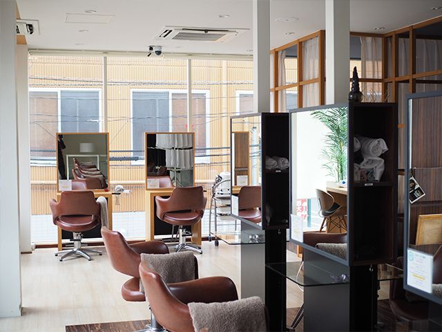 【西大島】◆完全週休2日制・有給休暇あり・産休育休制度あり・デビューまで1年・営業時間内レッスン可能・社会保険完備◆無駄なくスキルアップできる環境と人間関係の良さがウリ！「Rever Tokyo 西大島店（リベアトウキョウニシオオジマテン）」からアシスタント（美容師）求人☆★