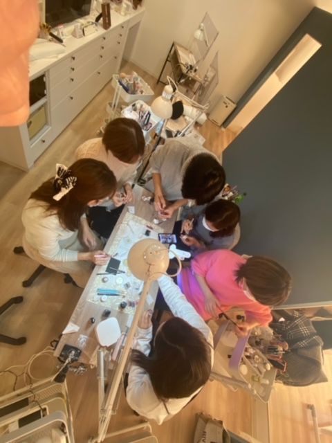 【鈴鹿市駅】≪社会保険完備≫≪有給休暇あり≫≪年末年始休暇あり≫19時までに退勤可能！美容師免許お持ちの方はまつ毛パーマも入客可能！確かな技術力と知識を持ったスタッフがしっかりサポートしてくれます！認定講師在籍！アットホームで楽しく働ける！「M-Quality（エムクオリティ）」からネイリスト（ネイル）の求人☆☆